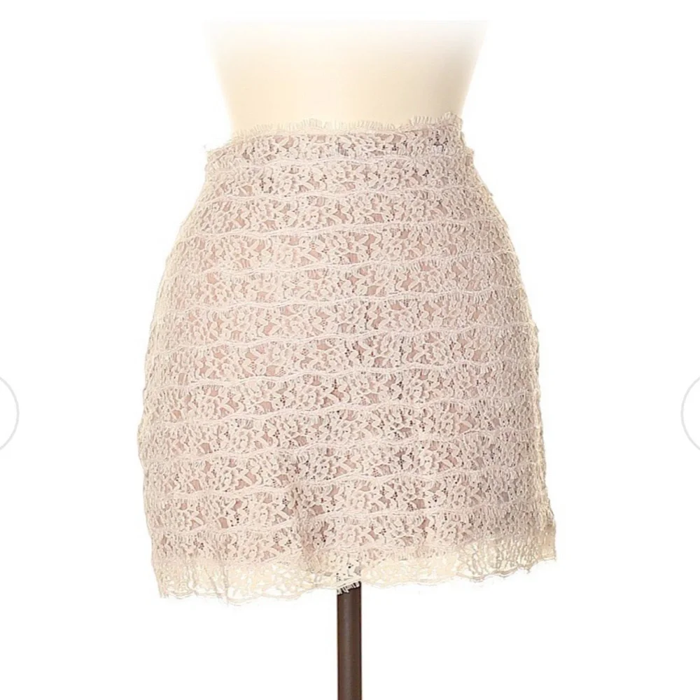 HAUTE HIPPIE CASUAL SKIRT SIZE MEDIUM - Picture 1 of 6